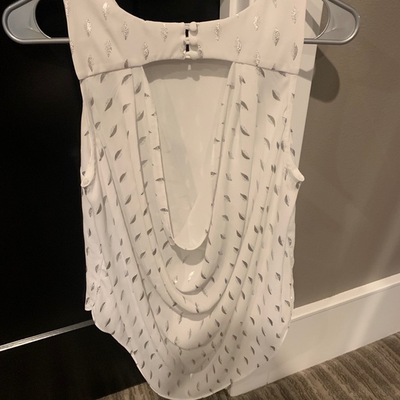 White Tank - Picture 2 of 2